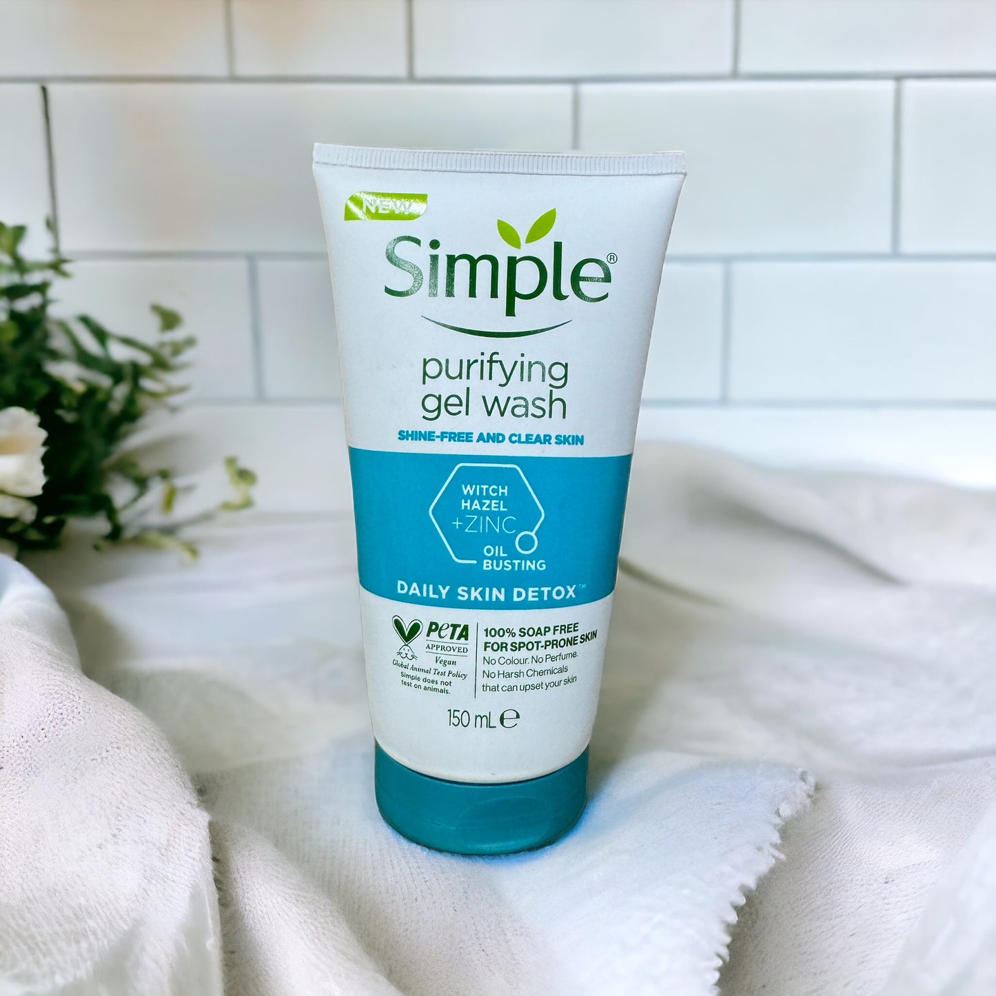 SIMPLE PURIFYING GEL WASH - Makeup Forever