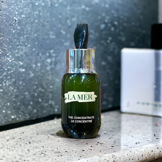 LA MER The Concentrate Serum - Makeup Forever 